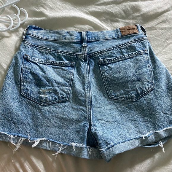 super cute american eagle mom shorts - Picture 2 of 3